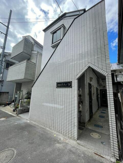 新高円寺駅徒歩8分 木造 杉並区梅里2丁目のアパート 外観