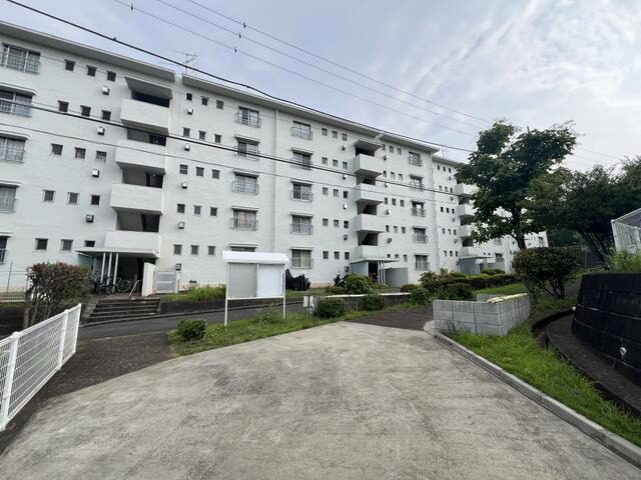 小田急小田原線鶴川駅 RC造 町田市鶴川2丁目のマンション 外観